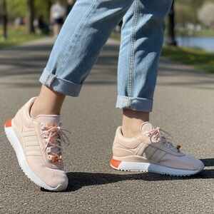 ADIDAS SI Andridge 
Womens Sneakers size 6.5